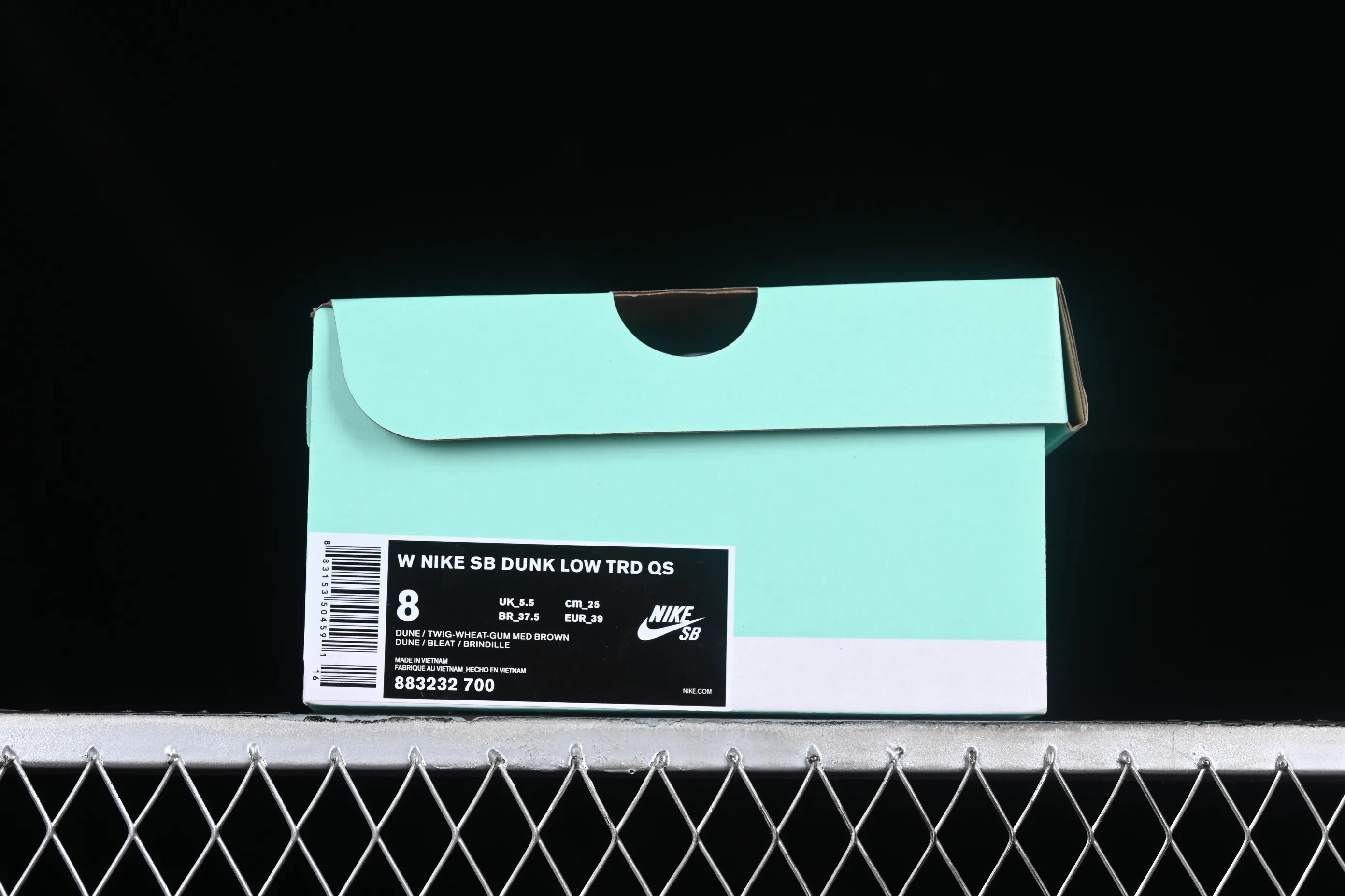 All categories Nk SB Dunk series Nk SB Dunk Low low-top sneakers K version Nk Dunk Low fallen leaf yellow SB low-top sports and leisure sneakers 883232-700
